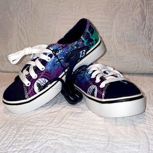 Monster Jam Grave Digger shoes 13 boys girls kids NEW low top laces